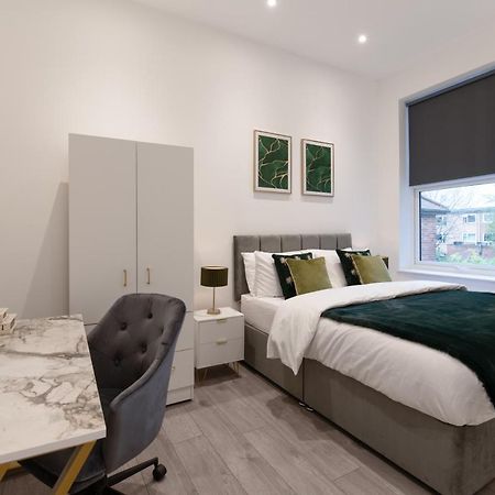 Fantastic New, London Apartment 3 Bed 1 Bath & Parking Whetstone 外观 照片