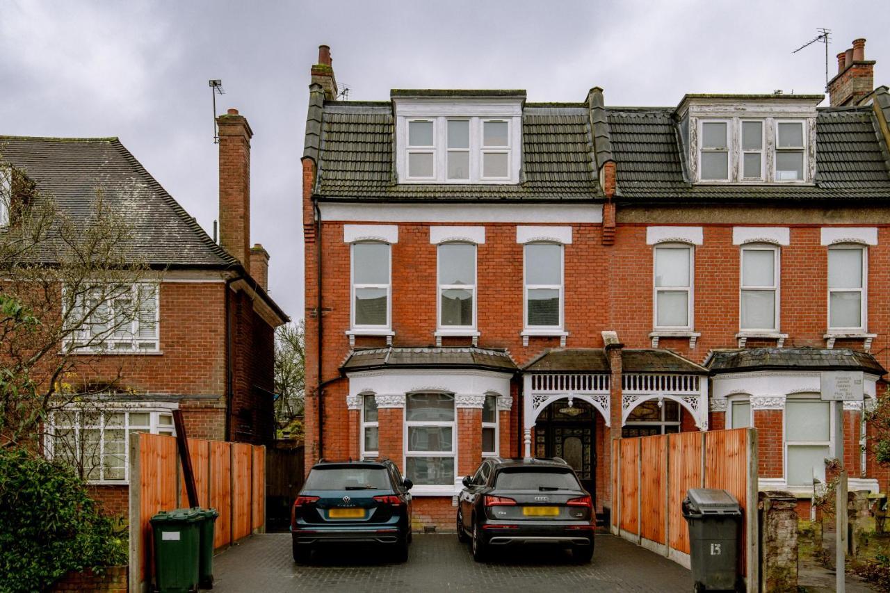 Fantastic New, London Apartment 3 Bed 1 Bath & Parking Whetstone 外观 照片