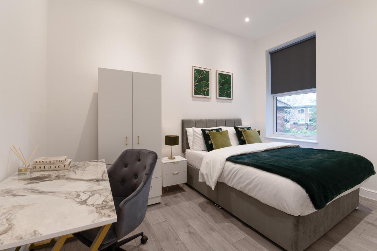 Fantastic New, London Apartment 3 Bed 1 Bath & Parking Whetstone 外观 照片